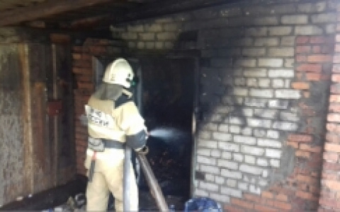 На пожаре на лесопилке в Гусь-Хрустальном обнаружили мужчину "подшофе"