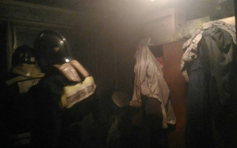 Ночью в Киржаче сотрудники МЧС спасли человека от смерти в огне
