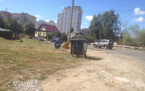 Жители улицы Пугачева взбунтовались против расширения дороги