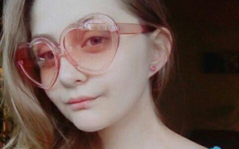 Владимирцев просят помочь в розыске 16-летней девушки в розовых очках