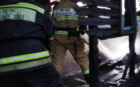 За ночь во Владимирской области сгорело два жилых дома