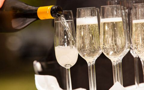 В Роскачестве назвали лучшее шампанское в преддверии Нового года