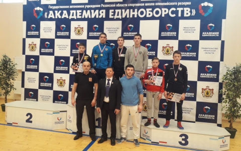 Владимирские борцы привезли шесть медалей с первенства ЦФО