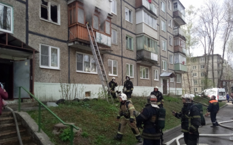 Владимирские пожарные спасли троих взрослых и одного ребенка