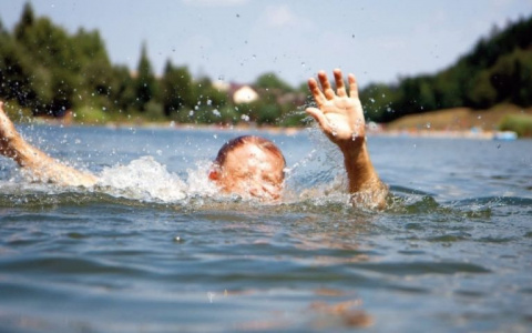 Криминалисты: подросток в Меленках утонул из-за судороги