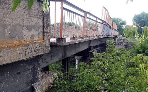 Мост в Камешково рассыпается