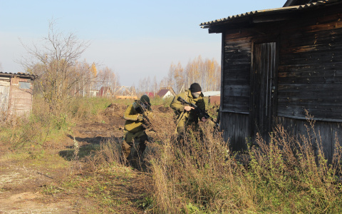 В Собинском районе ловили боевиков и спасали пассажирский поезд