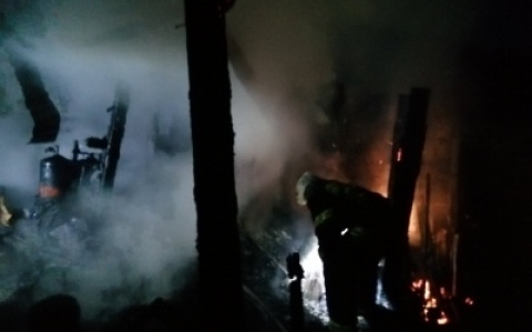 В сгоревшем доме в Кольчугине обнаружили труп мужчины