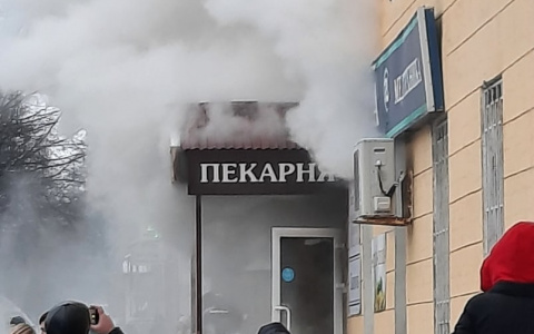 Во Владимире на улице Горького загорелся жилой дом