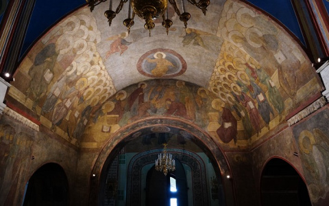 В Успенском Соборе "рублёвские" фрески 15 века озарились новым светом